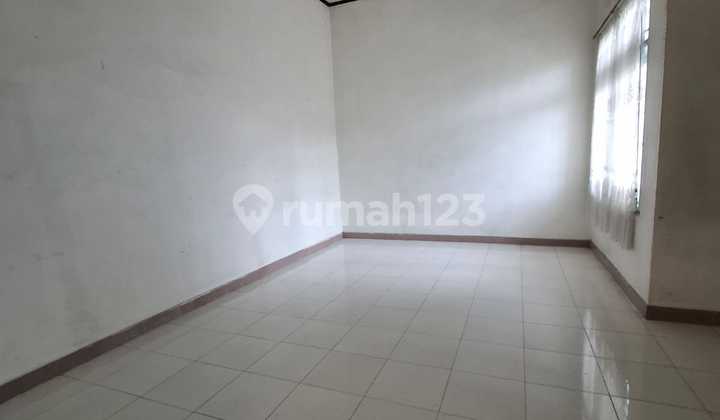 2-Story House for Rent, Ready to Occupy in Kopo Permai, Bandung 2-Story House for Rent, Ready to Occupy in Kopo Permai, Bandung
