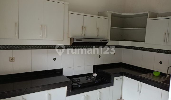 Comfortable, Ready-to-Occupy, and Spacious House in Kopo Permai Bandung 2