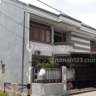 Rumah Pusat Ramai Dekat Mainroad 2,5 Lantai di Kopo Permai  1