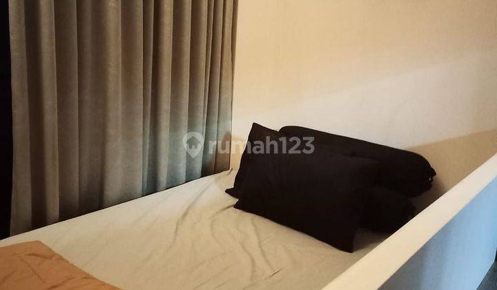 kamar tidur rumah 3 lantai di taman