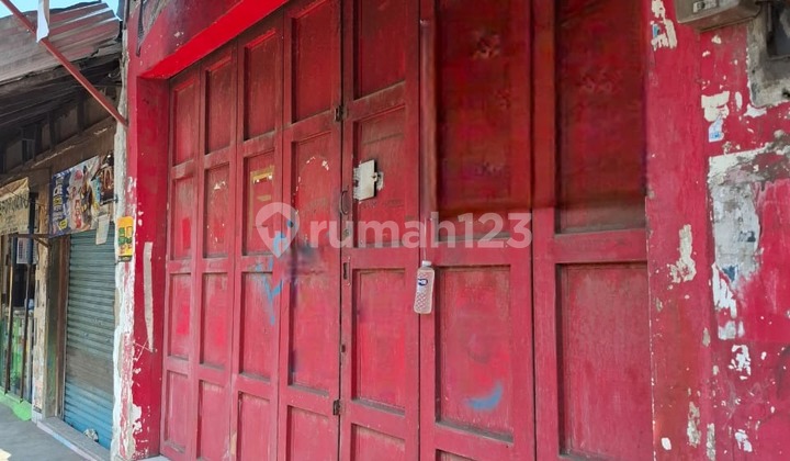 Business Space in a Busy Vegetable Main Road Location, Bandung Regency. Business Space in a Busy Vegetable Main Road Location, Bandung Regency.