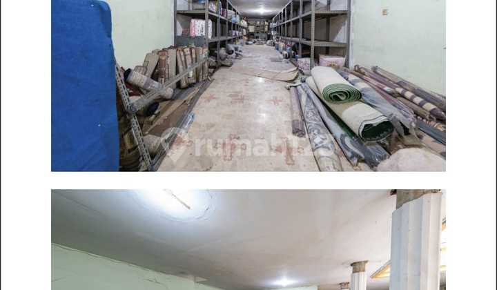 Shop and Warehouse Pocket-Shaped Jl. Pasar Utara Bandung 2