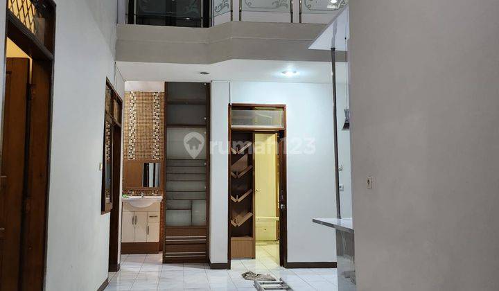 Rumah 2 Lantai Bagus Semi Furnished SHM di Taman Cibaduyut Indah I, Bandung 2