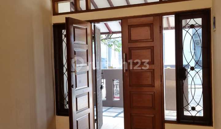 Rumah Siap huni Semi Furnished Lokasi Cluster Kopo Permai Rumah Siap huni Semi Furnished Lokasi Cluster Kopo Permai