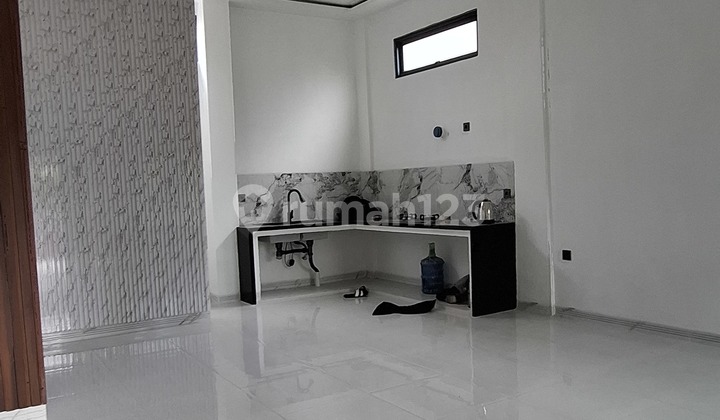 Rumah Baru Minimalis Kopo Permai Bandung Strategis bisa untuk Usaha