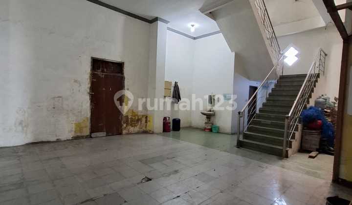 Ready-to-Use Shophouse in Strategic Location, Cibaduyut Area 2