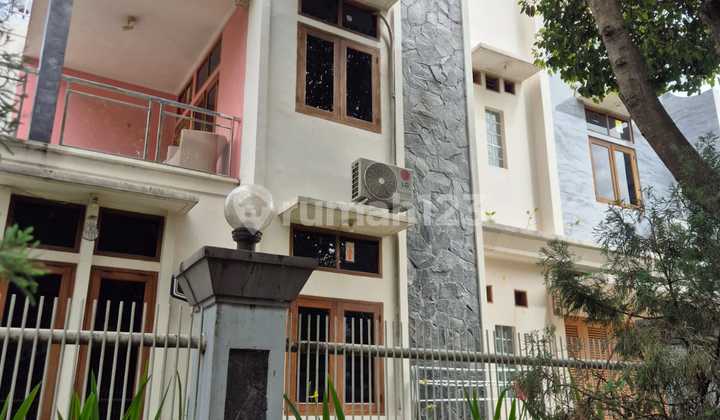 Murah Nego Sampai Jadi rumah Hook 3 Lt di Batununggal Mulia