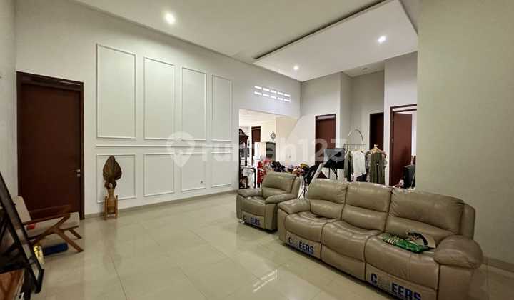 Beautiful Modern Minimalist House in Kopo Safira Residence 2