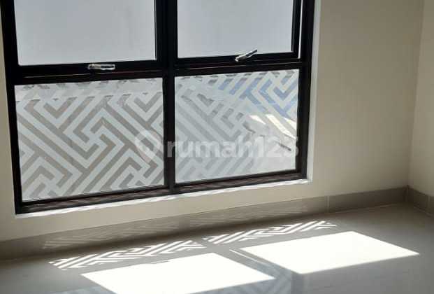 Dijual Rumah Baru  Rumah 2 lt Di Podomoro Park  