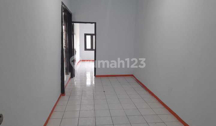 Rumah 2 Lt Cocok Untuk tempat tinggal atau Kantor Area Kopo Permai Bandung 2