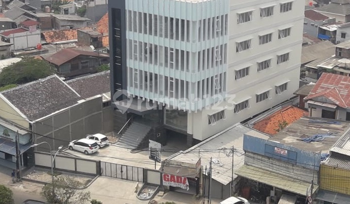 Ready-to-Occupy Building for Sale on Pramuka Raya Street Ready-to-Occupy Building for Sale on Pramuka Raya Street
