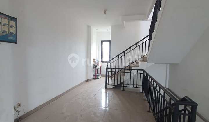 For Rent Nice Shop House at Roos Field Tebet 1