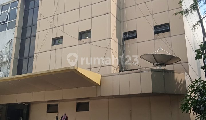 For Rent / For Sale Building on Jalan Boulevard Raya, Kelapa Gading For Rent / For Sale Building on Jalan Boulevard Raya, Kelapa Gading