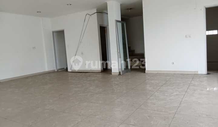 For Rent Corner Shop House on Tebet Barat Raya, South Jakarta 1