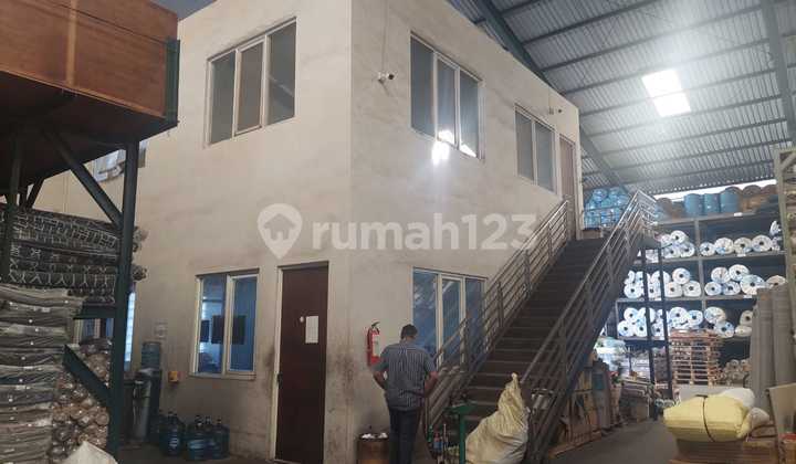 Warehouse for Rent / Sale in Pegangsaan Dua Warehouse for Rent / Sale in Pegangsaan Dua