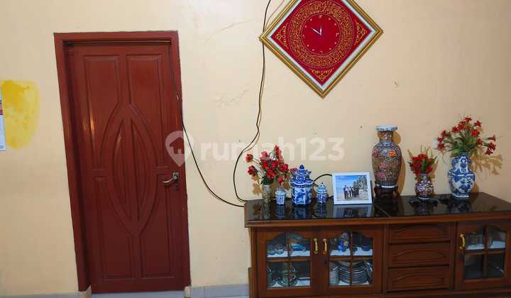 Strategic House for Sale on Mawar Luar Street 2