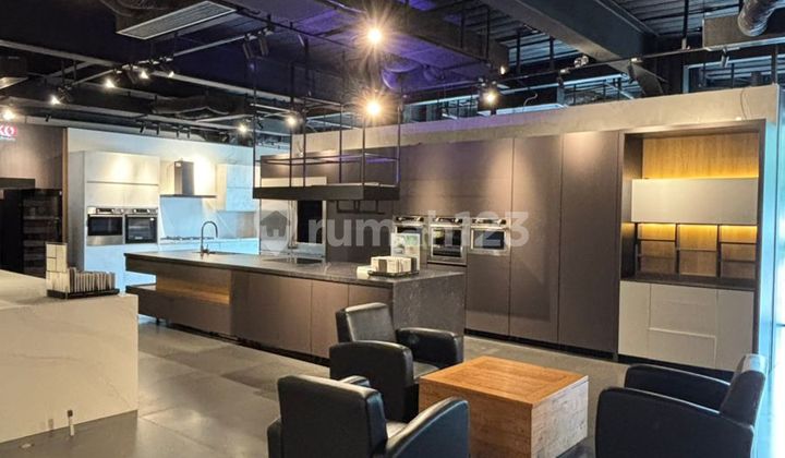 Dijual Gedung Komersial Jalan Letjen S. Parman Dijual Gedung Komersial Jalan Letjen S. Parman