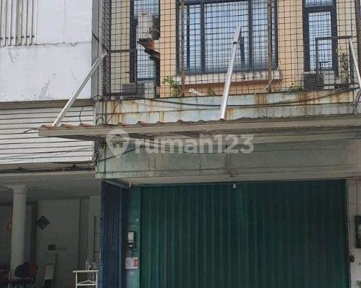 Strategic Shop House for Sale on Hibrida Raya, Kelapa Gading Strategic Shop House for Sale on Hibrida Raya, Kelapa Gading