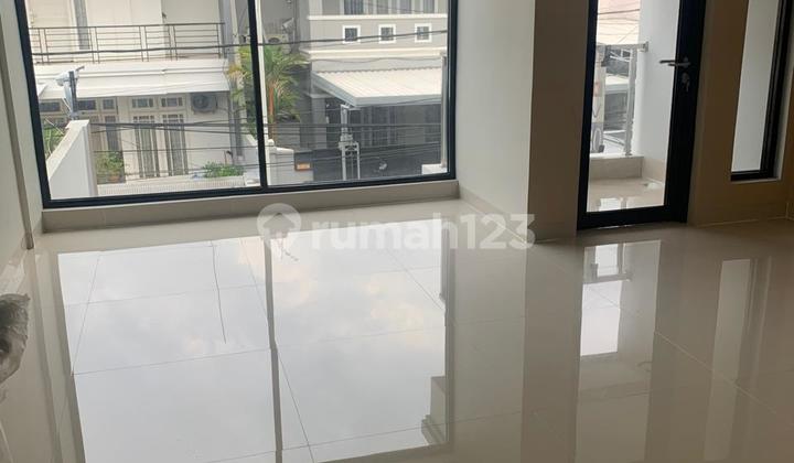 Disewa / Dijual Rumah Semi Furnish di Gading Griya Lestari