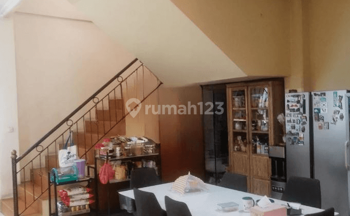 Rumah di Jalan Kesehatan Petojo 2