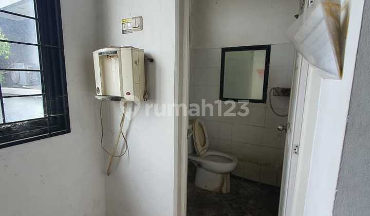 For Rent Nice Shop House at Roos Field Tebet 2