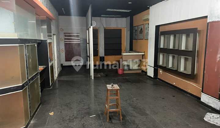 For Rent Shop House on Main Street in Pasar Baru, Central Jakarta 2