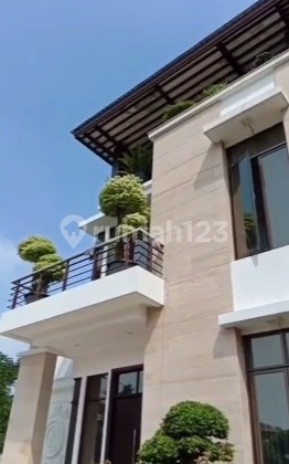 Dijual Rumah 3 Lantai Di Royalton Residences