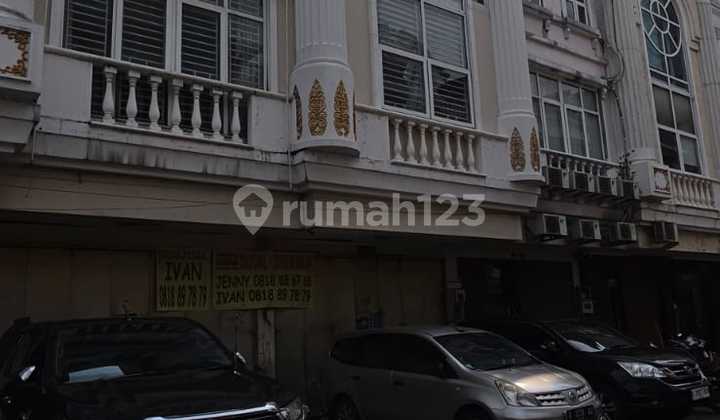 For Rent / For Sale Adjoining Ruko Crown Palace 1