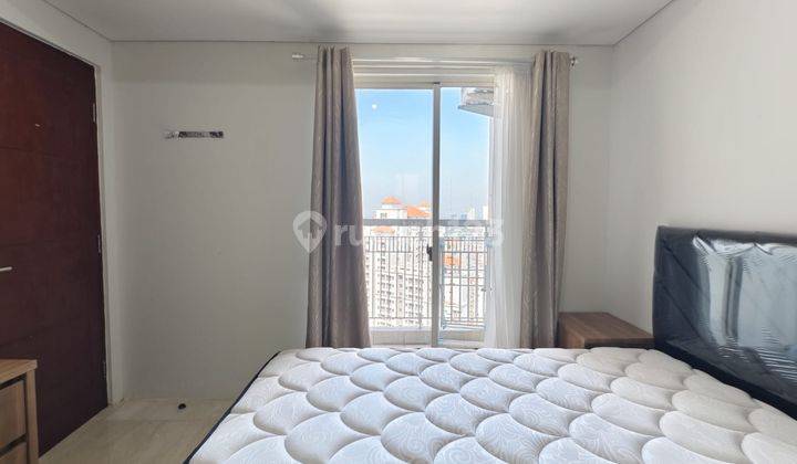 kamar tidur apartemen royal mediterania garden tipe