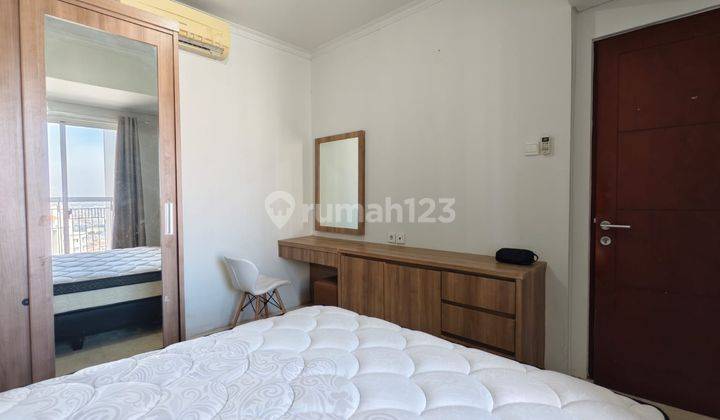 kamar tidur apartemen royal mediterania garden tipe