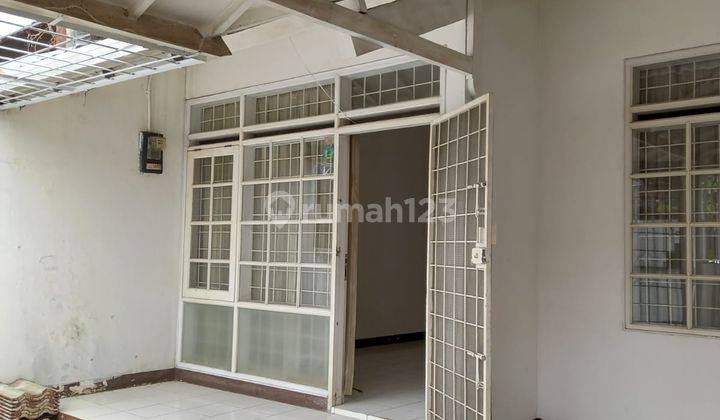 Rumah Di Taman Kopo Indah Butuh Renovasi 1