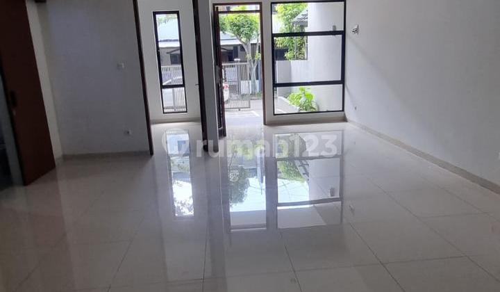 Price Drop !! New 2-Story House in Batununggal