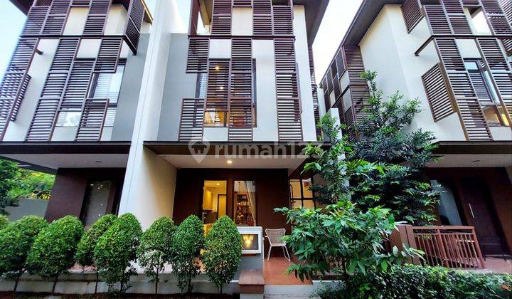 Disewakan Rumah 3 Lantai Full Furnished di Cluster Whelford Bsd 1