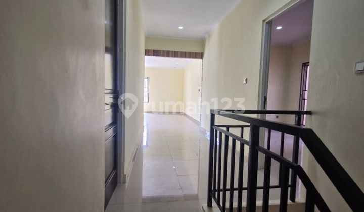 Neat House Ready to Live in Bavaria Cluster Modernland Tangerang