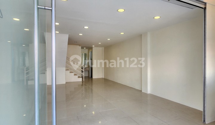 For Rent: 3.5-Story Shop House on Jalan Pluit Sakti Raya, North Jakarta 2