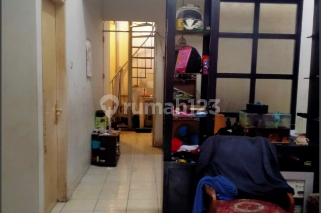 Rumah rapih siap huni di taman royal 2 cipondoh Tangerang Rumah rapih siap huni di taman royal 2 cipondoh Tangerang