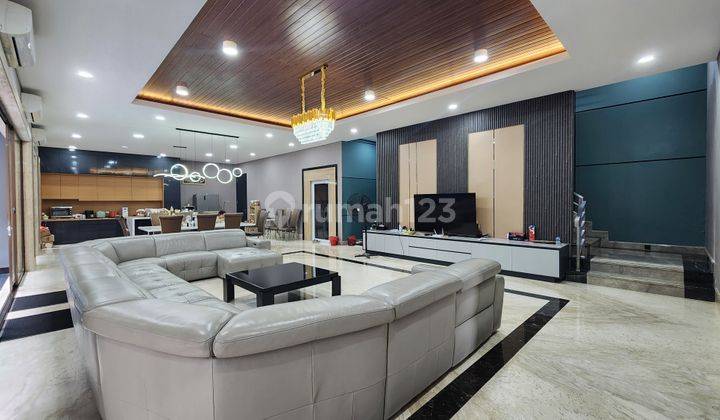 Rumah Megah 3,5 Lantai di Garden House Pantai Indah Kapuk 1 2