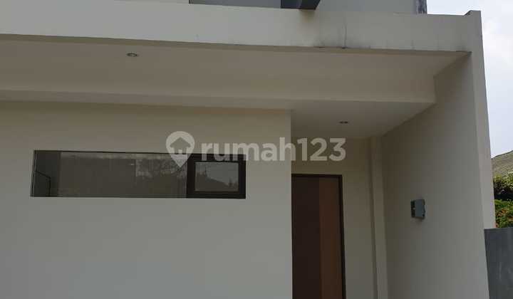 Rumah 2 Lantai di Sayap Setiabudi Bandung Rumah 2 Lantai di Sayap Setiabudi Bandung