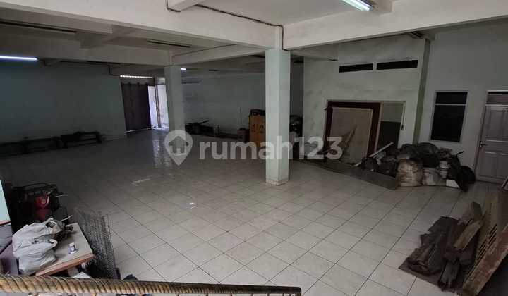 2-Story Shop House in Strategic Location, Cibaduyut Shopping Tourism Area