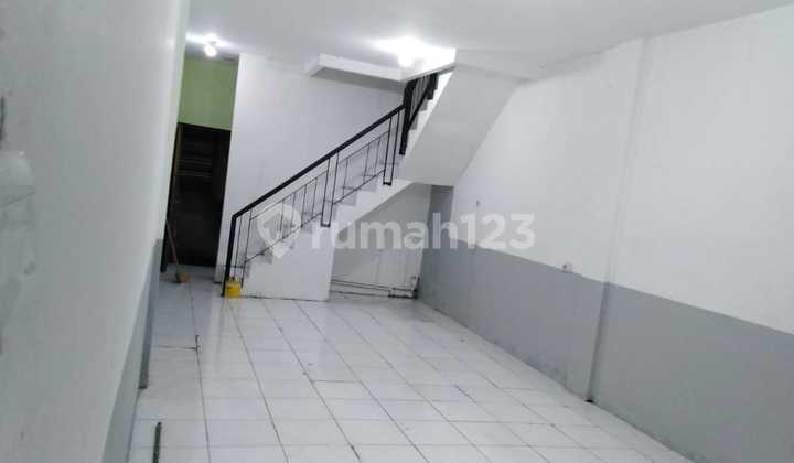 2-Storey Shop House in a Strategic Location on Mainroad Mekar Wangi.