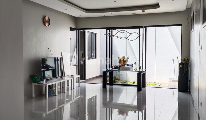 Jual Rumah Siap Huni Bagus Lokasi Strategis di Komplek Muara 2