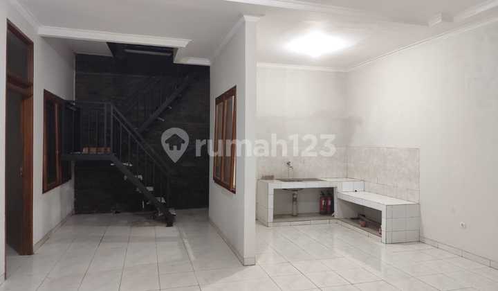 Rumah Baru Renovasi Area Taman Kopo Indah 3