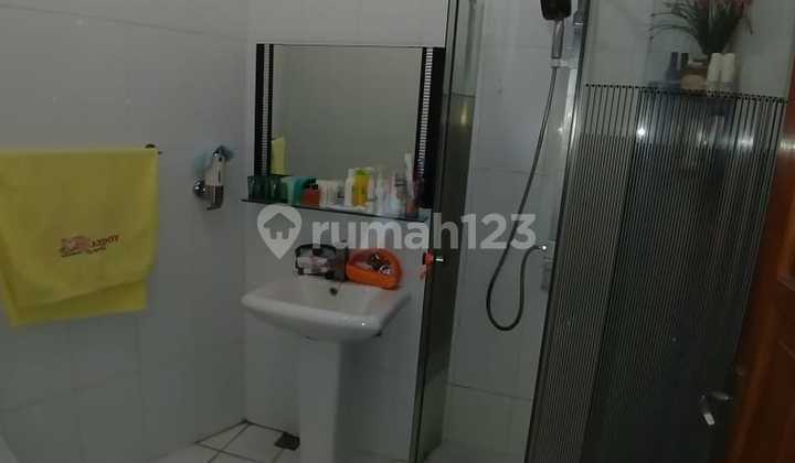 Dijual Rumah Semi Furnished jl. Suryalaya 2