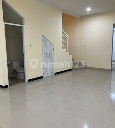 Rumah 2lt Terenovasi Siap Huni Area TKI 5