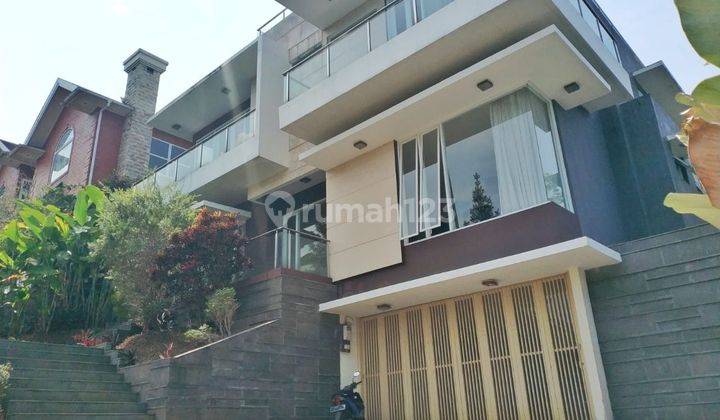 Dijual Rumah Bagus 2 Lantai View Kota & Gunung di Dago 1