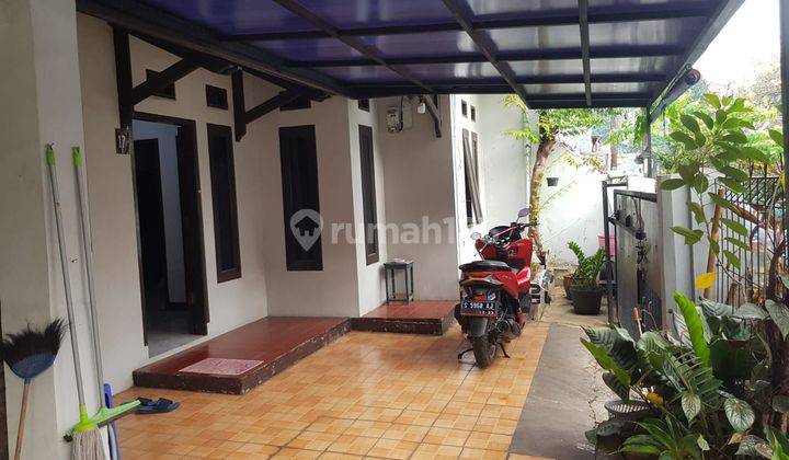 Dijual Rumah terawat banyak kamar di tengah Kota Bandung 1