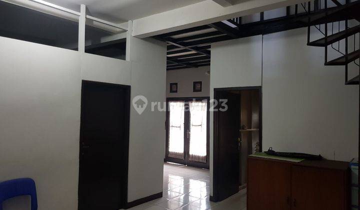 Dijual Rumah terawat banyak kamar di tengah Kota Bandung 2