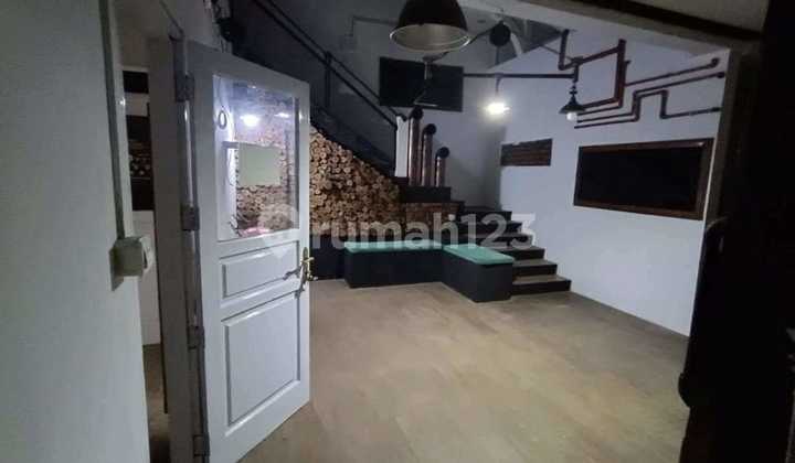 Ruang Usaha 3 Lt Siap Pakai di Pelajar Pejuang Ruang Usaha 3 Lt Siap Pakai di Pelajar Pejuang