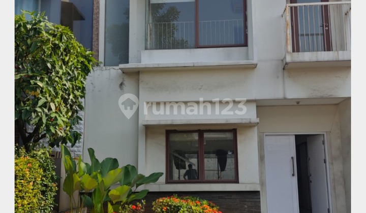 Disewakan Rumah Luas & Siap Huni di Cluster Zebrina - Kunci Ready (007)
