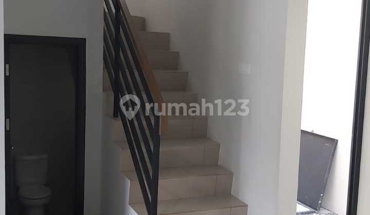 For Rent: Affordable 2-Story House L7 Only in Regia Cluster, Summarecon Crown Gading, Harapan Indah 032 2